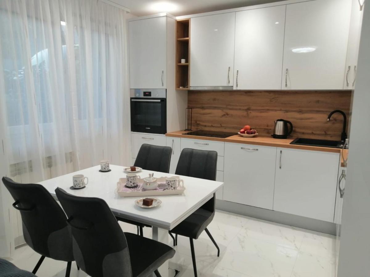 Marivo Apartment *